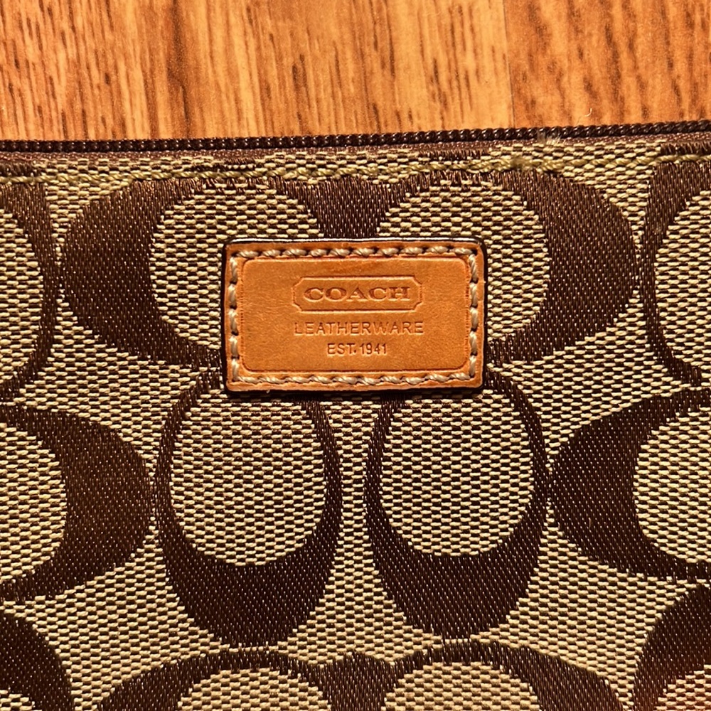 Vintage Coach Signature Canvas Wristlet - Picture 2 of 9